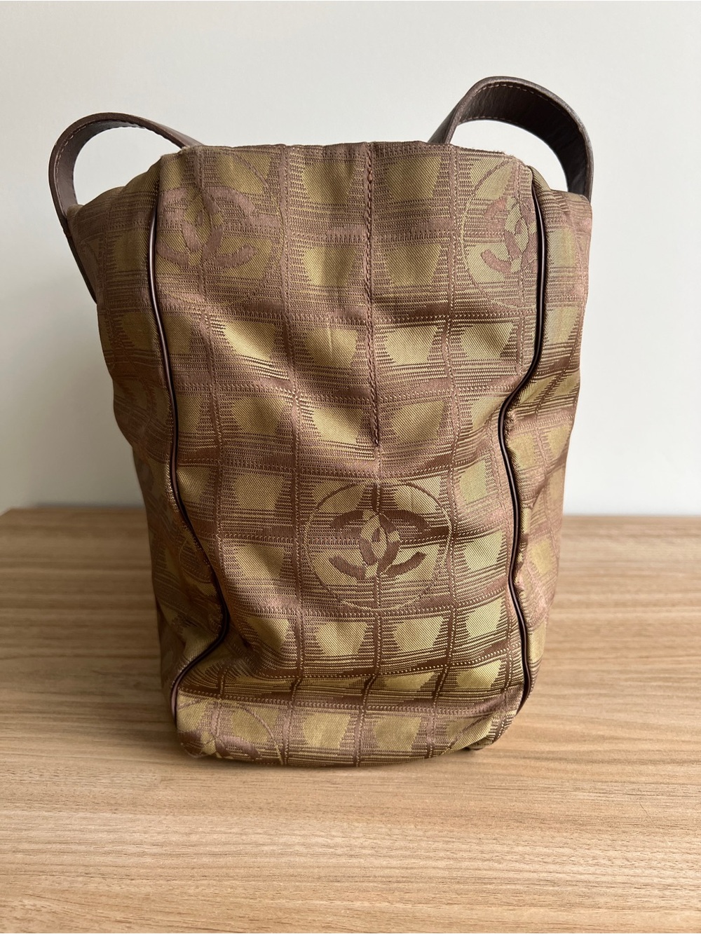 CHANEL Vintage “New Travel” Chocolate Bar Nylon Tote Bag - Picture 7 of 14